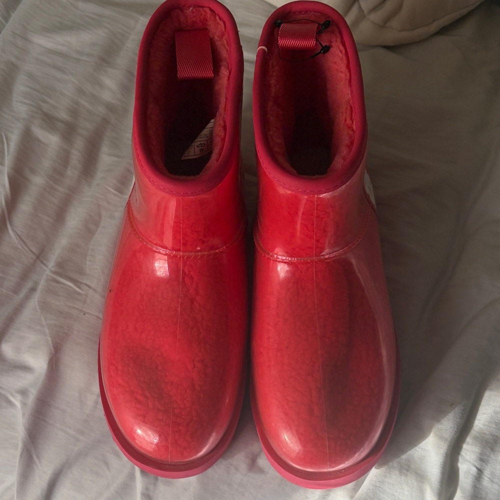 UGG Vibrant‎ pink boots